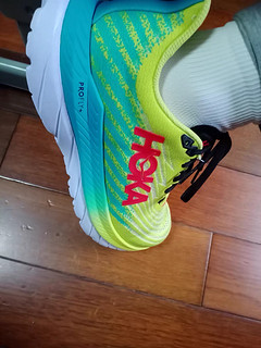 Hoka Mach 5跑鞋