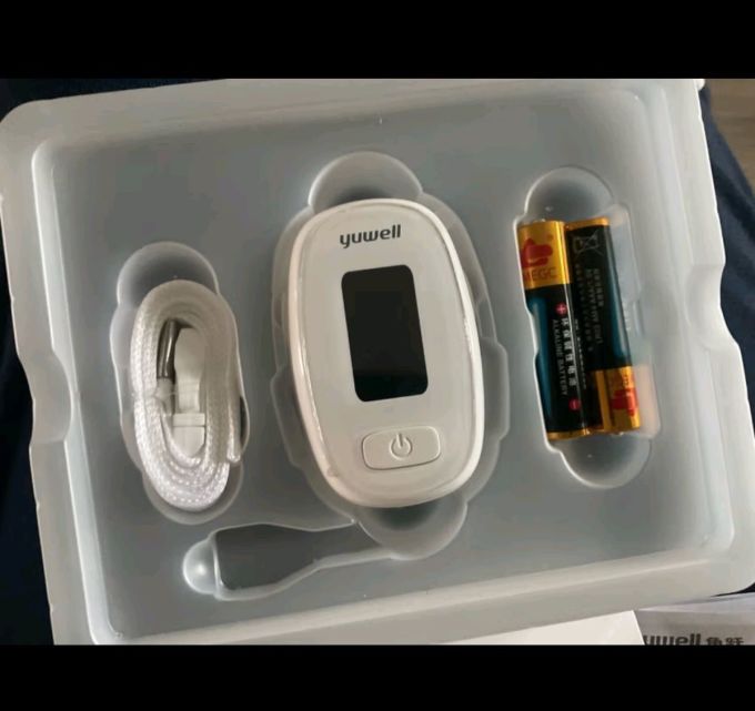 鱼跃yuwell血氧仪指夹式血氧饱和度监测仪家用手指脉氧检测仪医用指尖