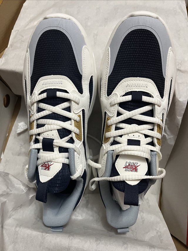 又是一年凑单的特步通勤鞋