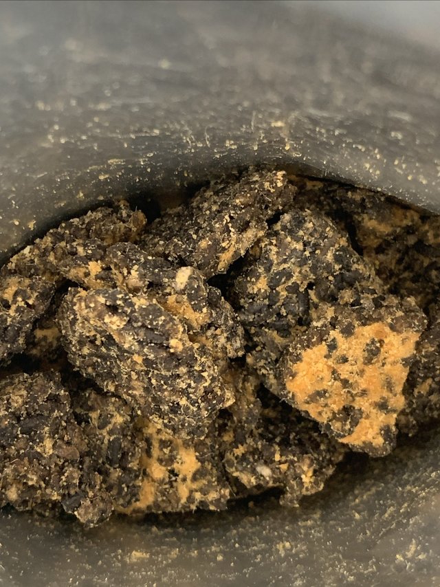 这款黑金锅巴酥酥脆脆，我真的超爱吃。