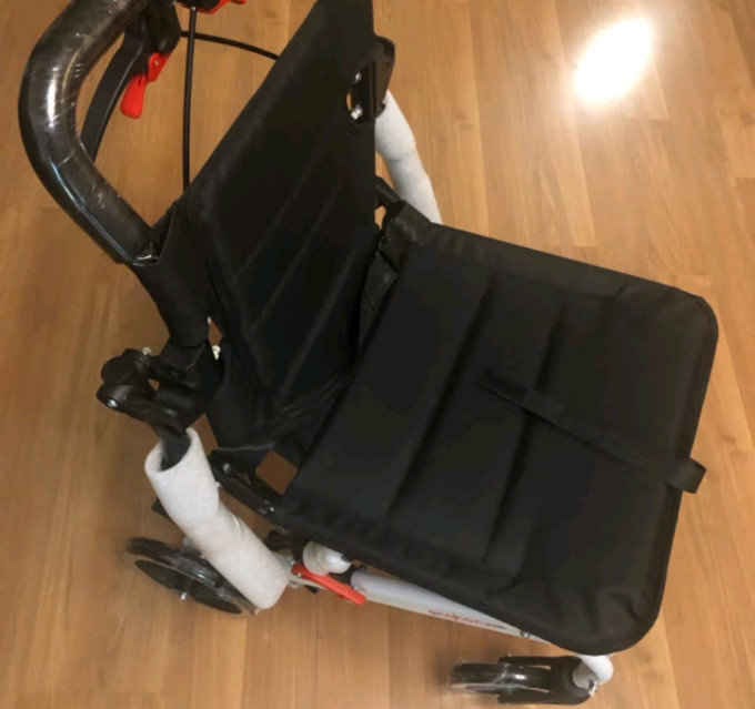 英航轮椅