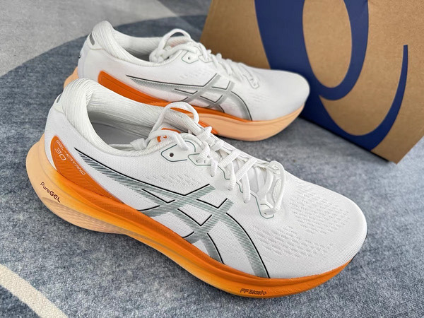 亚瑟士（ASICS）KAYANO30跑鞋