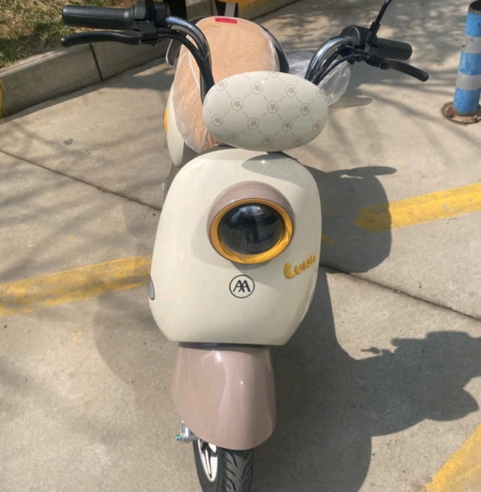 爱玛摩托车整车