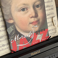 这本《当莫扎特遇上爵士乐》钢琴谱很特别！