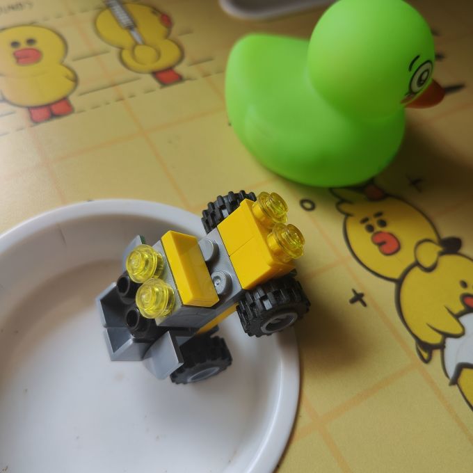 积木这样玩拼起来的小车车