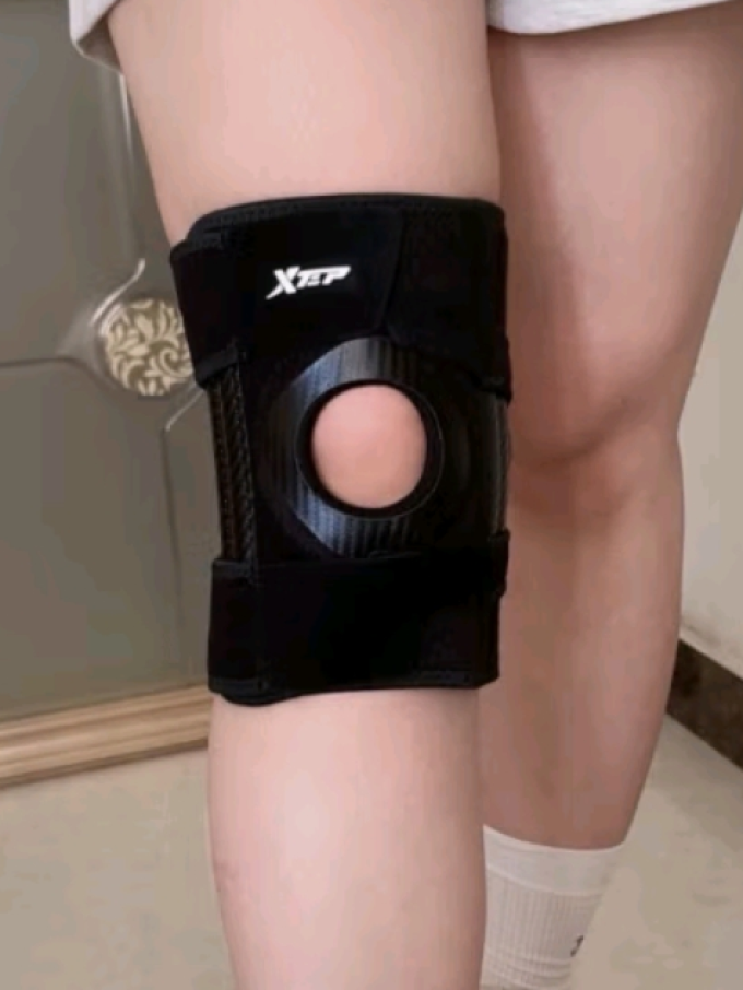 特步护膝
