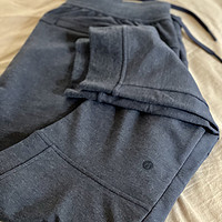 添加Lycra材质的lululemon长裤，舒适又不易变形！