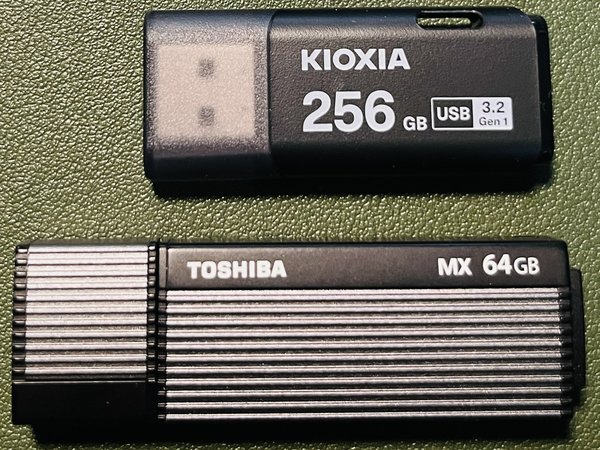 东芝隼闪256G你的马甲Kioxia掉了