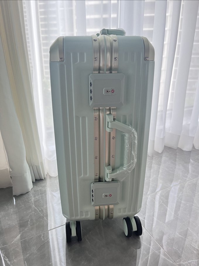 拉杆箱