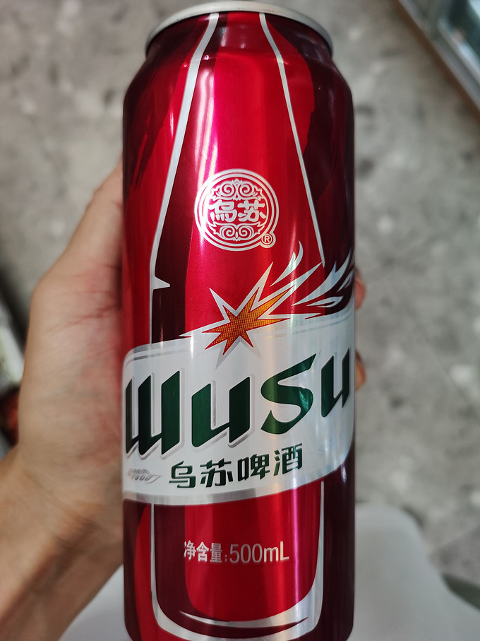 新疆乌苏啤酒实拍图片