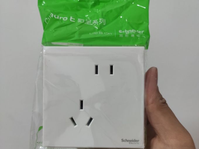 施耐德电气插座