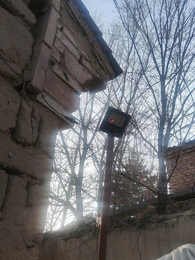 给老家院子装个太阳能灯