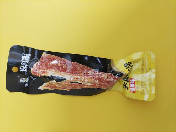 周黑鸭手撕鸡脖