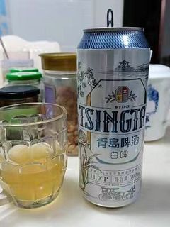 麦香浓郁的青岛啤酒