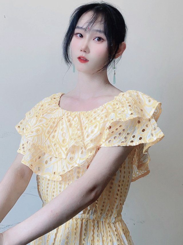 我穿上这衣服就像一个别扭的大玉米