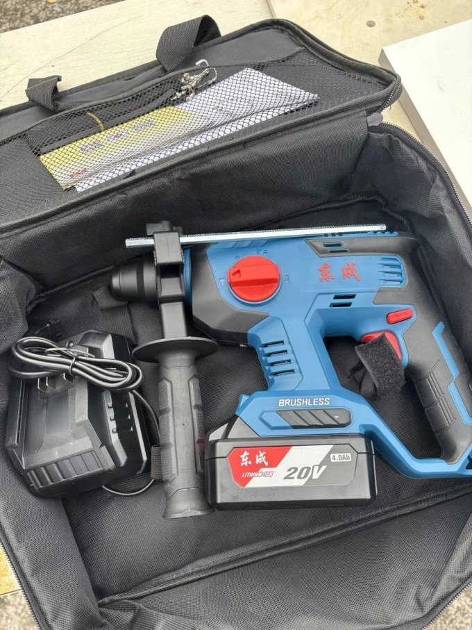 多功能东城电动冲击钻