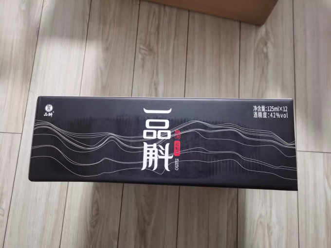 品斛白酒
