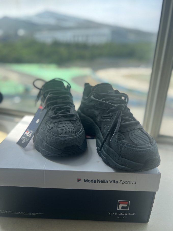 斐乐休闲运动鞋