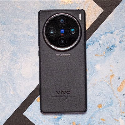 vivo X200 Pro曝光首发天玑9400，双潜望长焦旗舰OPPO Find X8即将登场