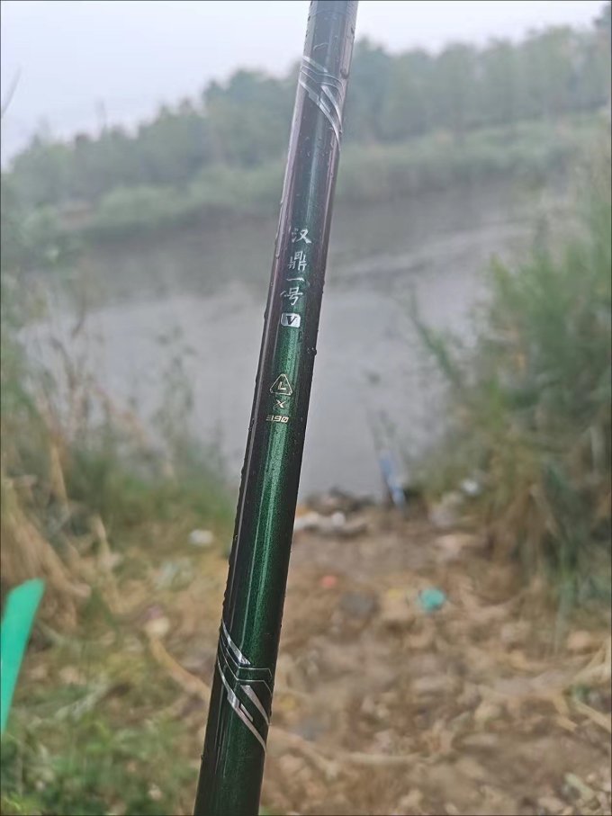 汉鼎鱼竿让钓鱼更轻松