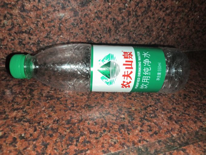 农夫山泉饮用水