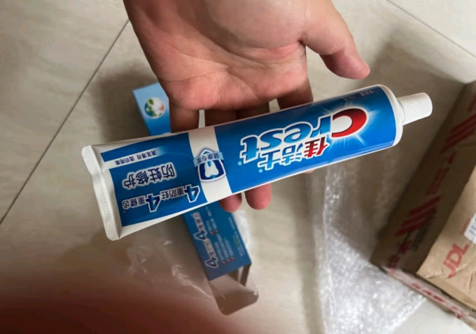 佳洁士牙膏