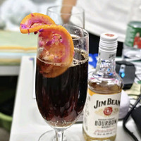 金宾（Jim Beam）波本 威士忌 白占边 调和型 洋酒 200ml 新老包随机发