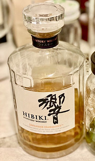 威士忌泡酒：响和风醇韵泡梅酒