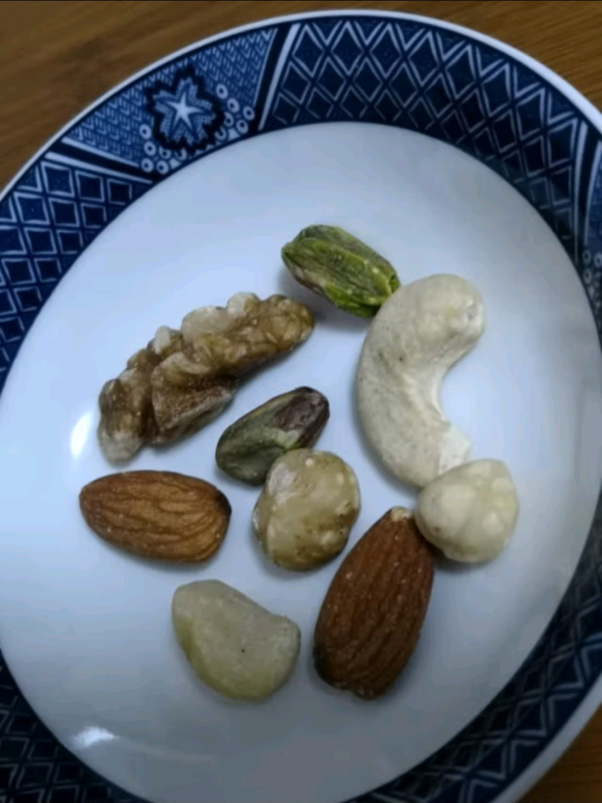 三只松鼠综合坚果
