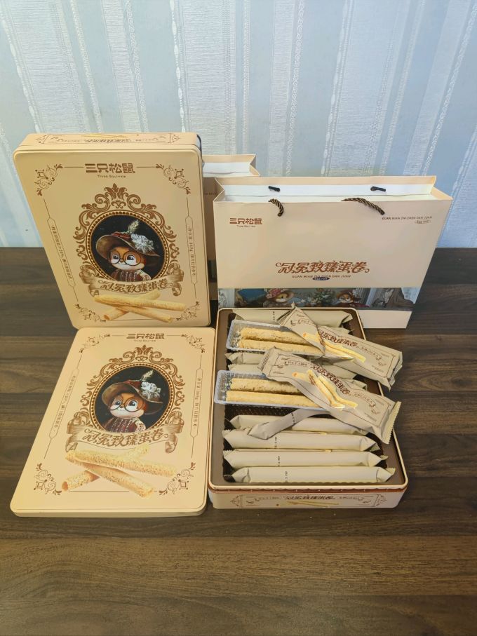 三只松鼠饼干