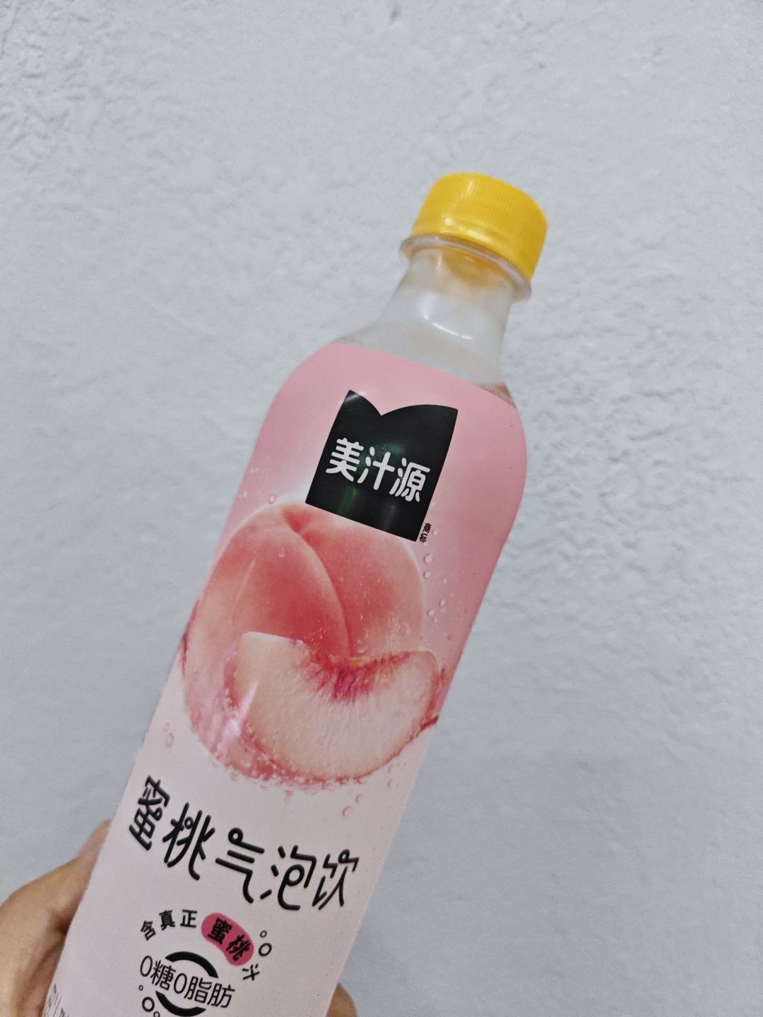 美汁源蜜桃气泡饮,桃气满满,沁爽一夏!