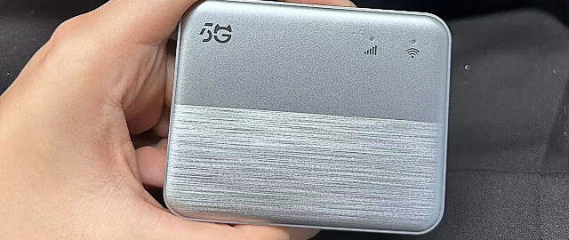 飞猫U20：5G随身WiFi，还能当移动硬盘用