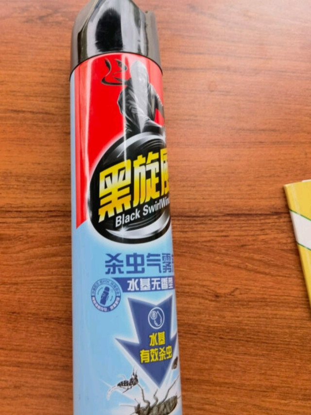 灭蟑螂还得是杀虫剂好用，见效快。
