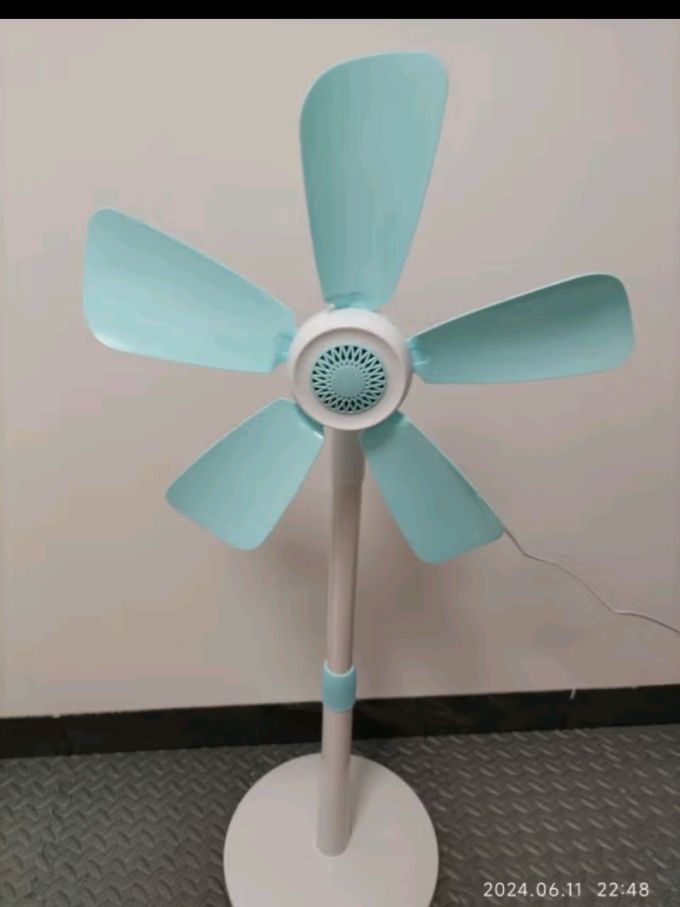 祥珑立式风扇家用小型落地扇软叶学生宿舍台式轻音宿舍伸缩床头电风扇