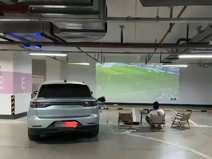 轿车