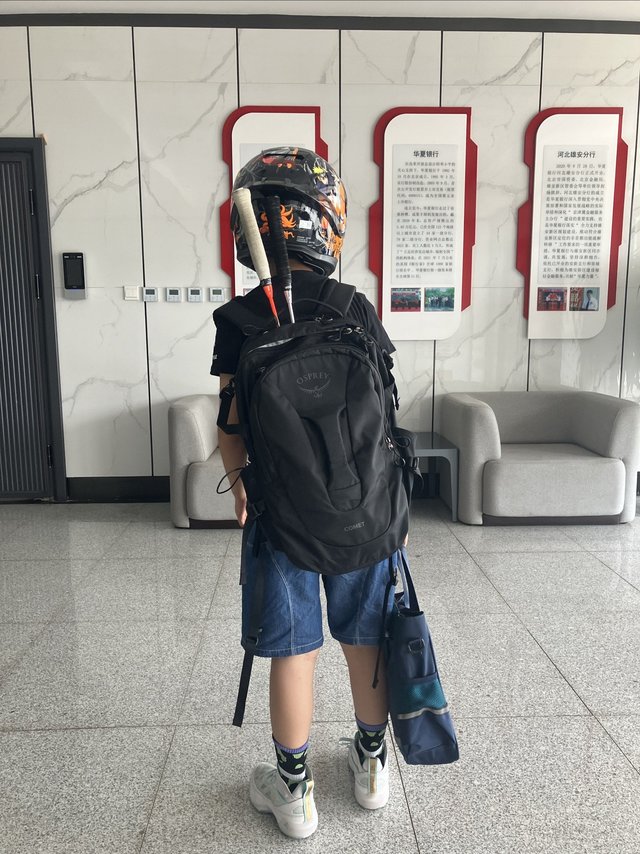 小鹰背包