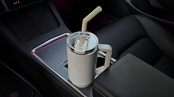 小米新上市的吸管杯实测体验，好看又实用，放车里太合适！