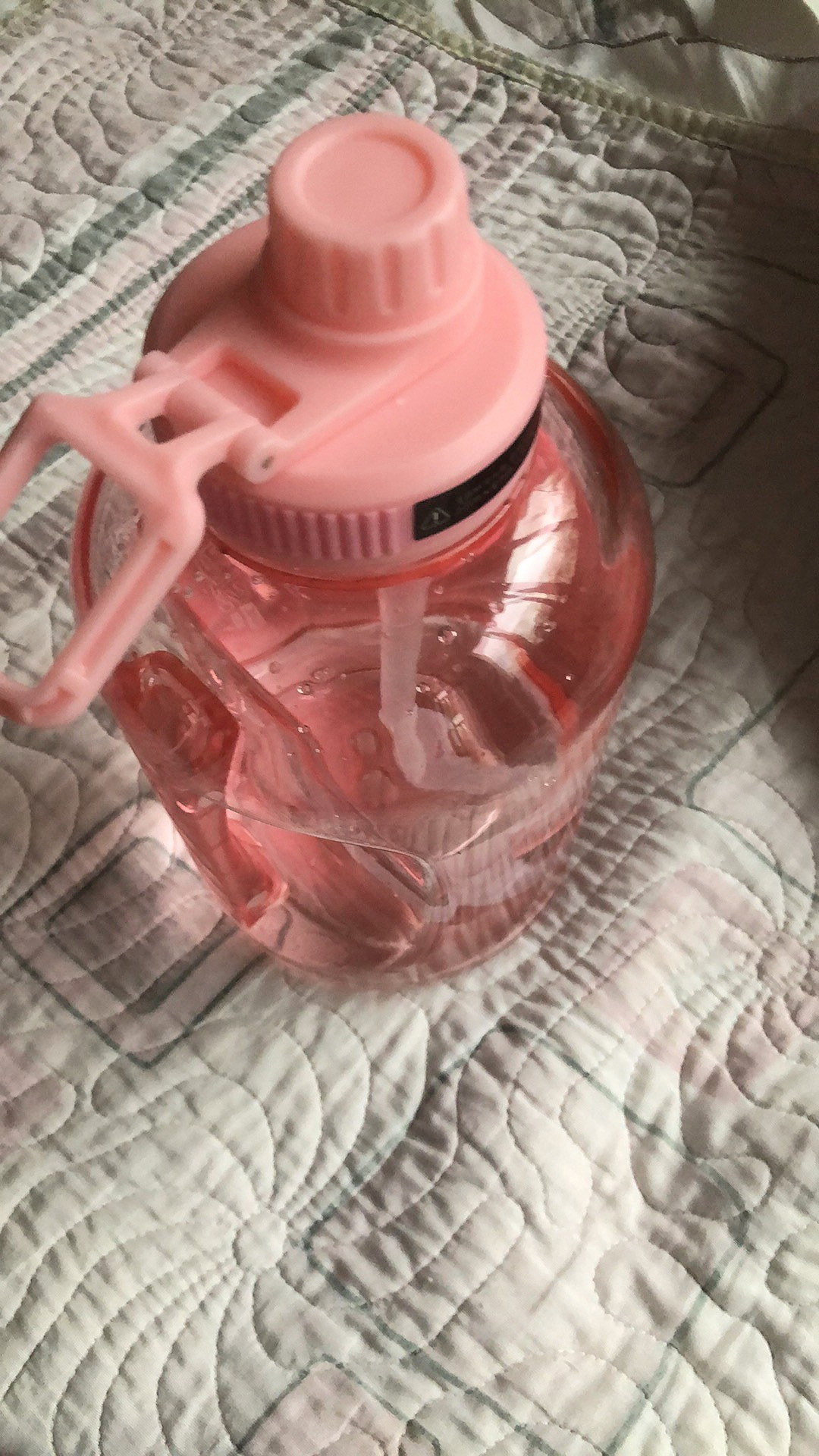 吨吨喝水就要用特步吨吨桶