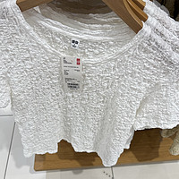 优衣库的女装抽褶T恤，白色款，很好看