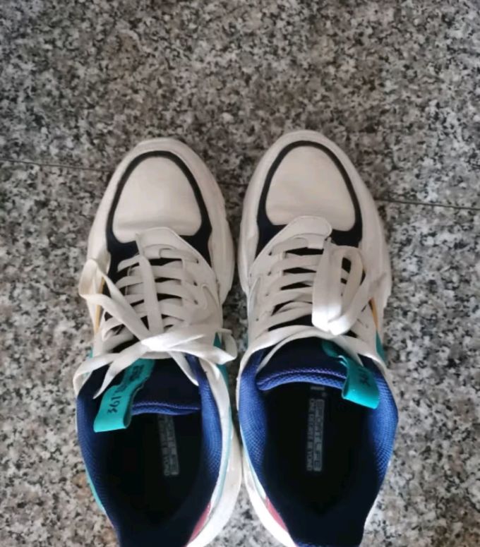 休闲运动鞋