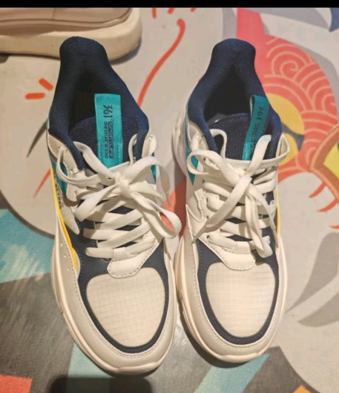 休闲运动鞋