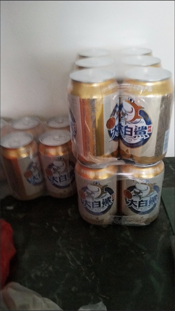 大白鲨工业啤酒