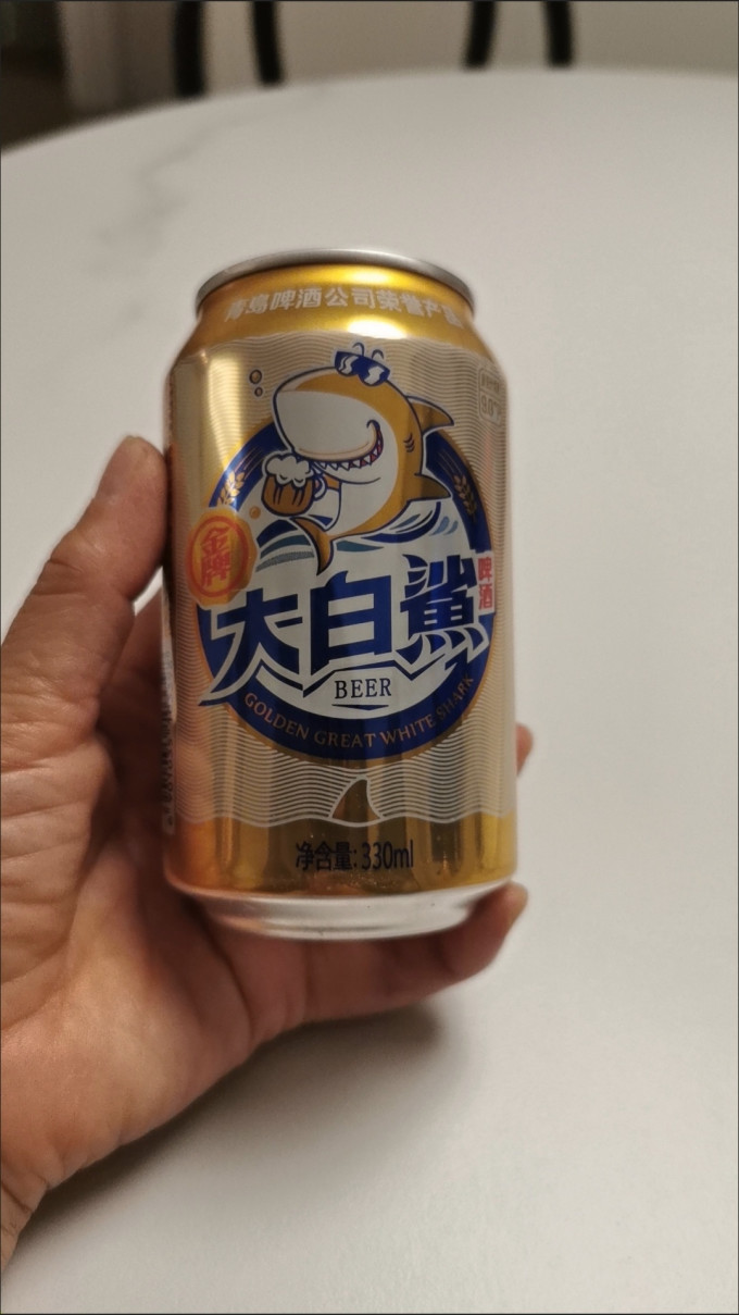 大白鲨工业啤酒