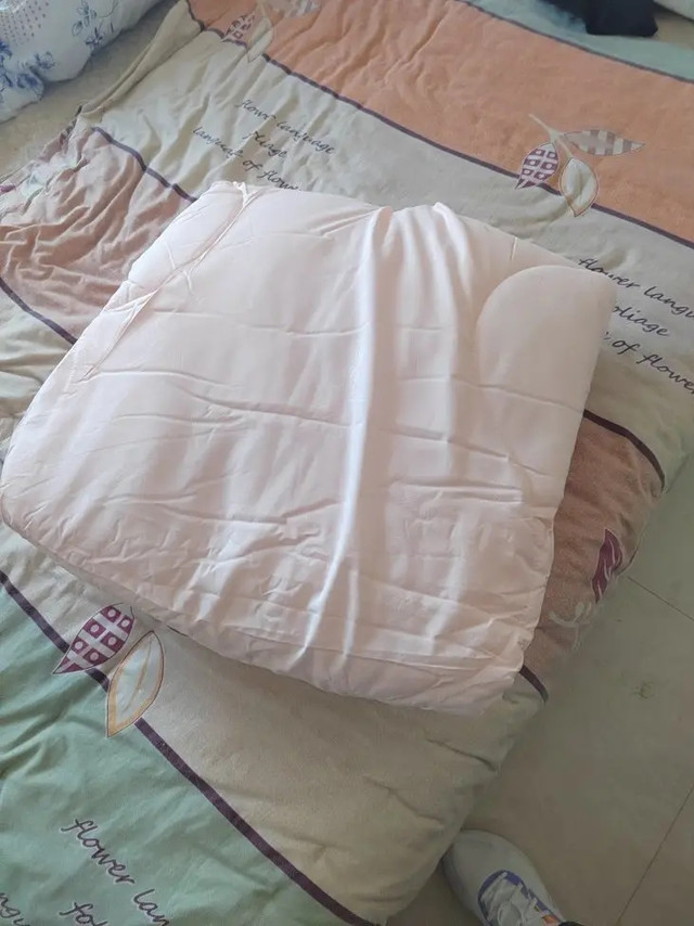 夏天吹空调必备，颜色很耐看，洗起来方便