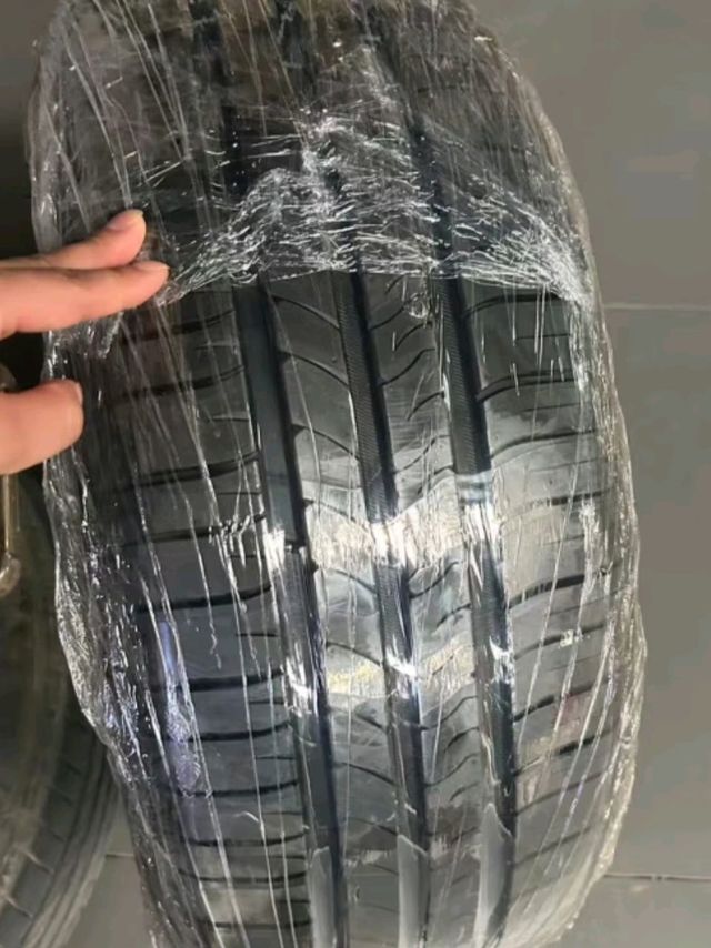 米其林（MICHELIN）汽车轮胎 235/60R18 103V 耐越 ENERGY MILE 适配沃尔沃XC60