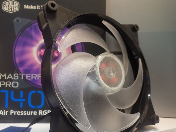 MasterFan Pro 140：有“惊”无“喜”