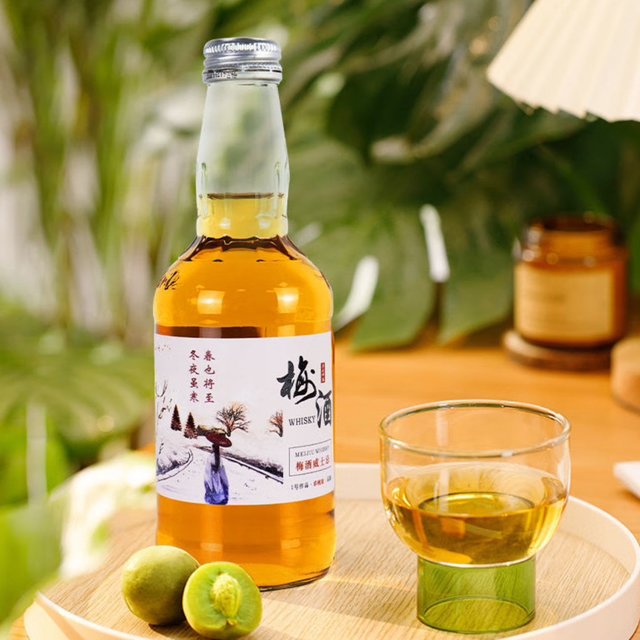 若白师兄青梅酒，15度微醺魅力，威士忌与青梅的完美碰撞，单瓶装尽享雅致"