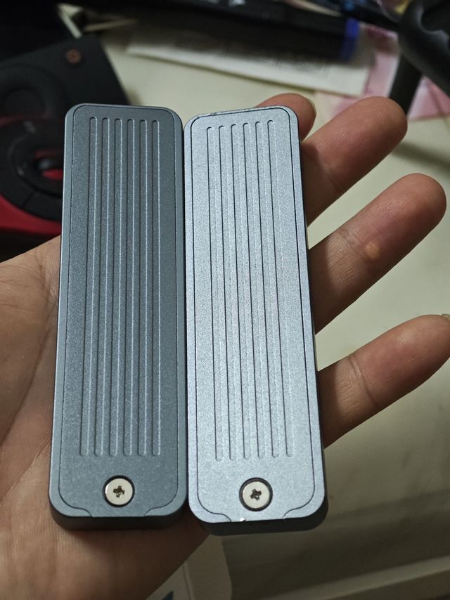 24元的单sata协议硬盘盒Rihao