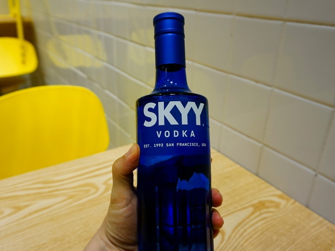 清幽明澈而又激情热烈