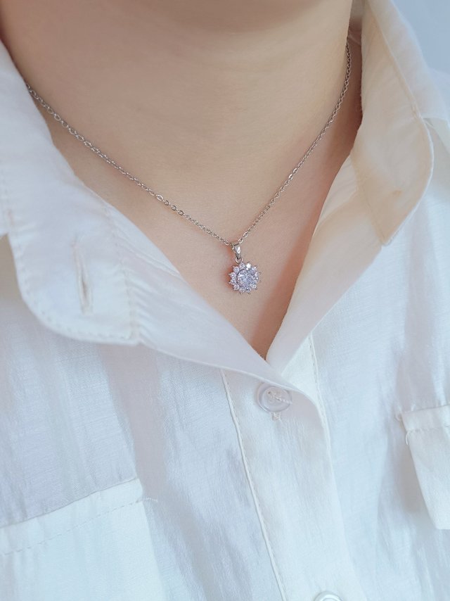 漂亮的雪花项链谁还没拥有